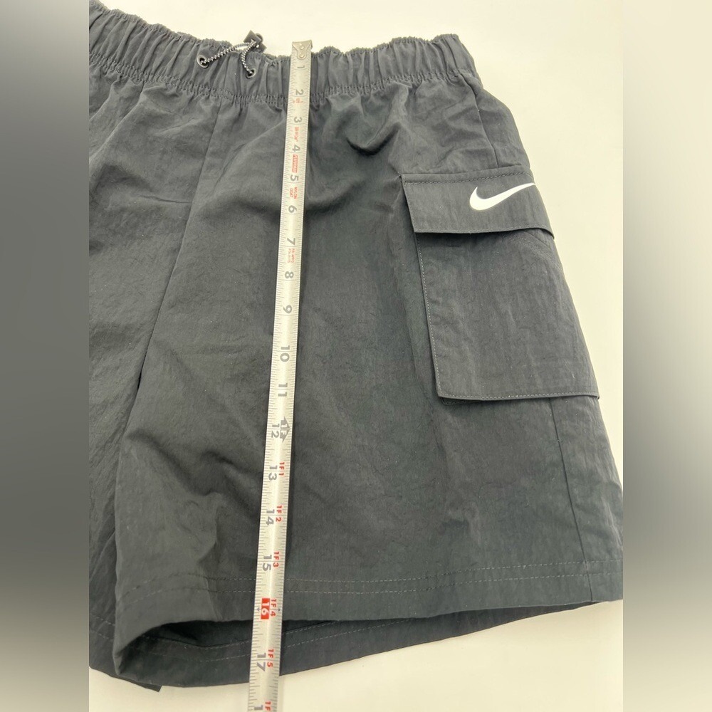 Nike Black Women's Cargo Shorts - Picture 8 of 9